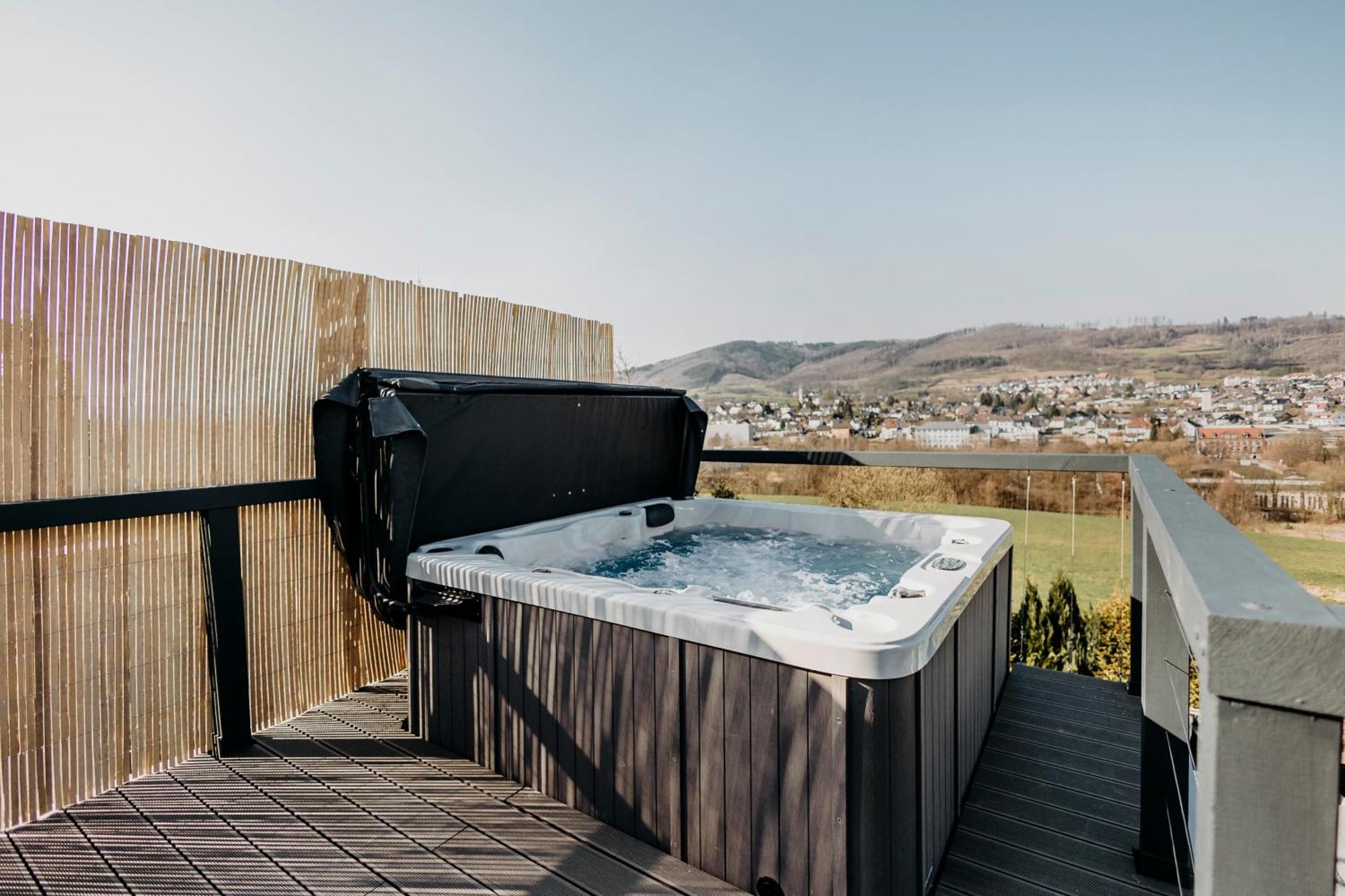 Traumwohnung Mit Sauna, Whirlpool & Wunderschoener Aussicht Plettenberg Exteriör bild
